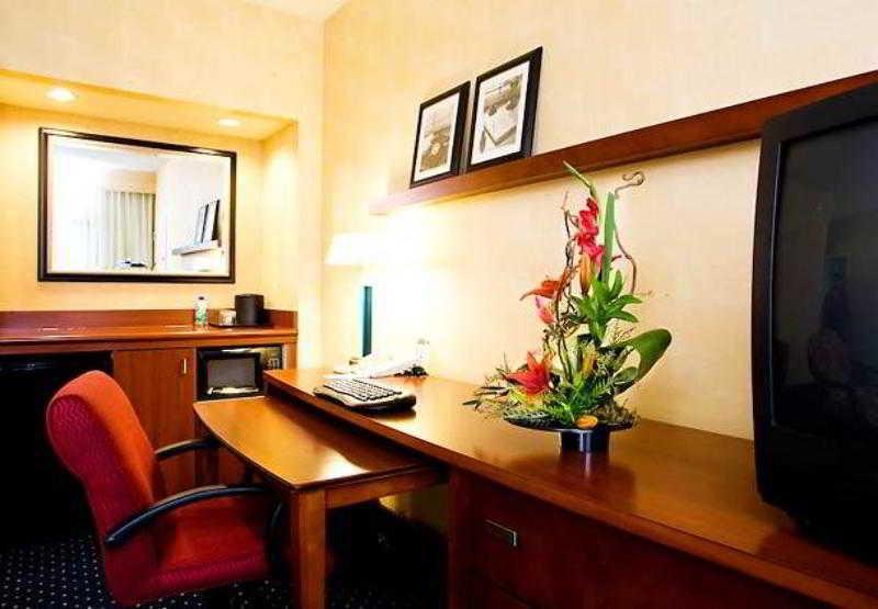 Courtyard By Marriott Boulder Ξενοδοχείο Δωμάτιο φωτογραφία